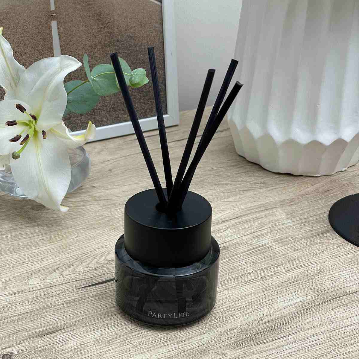 Leather Musk Reed Diffuser Set - PartyLite US