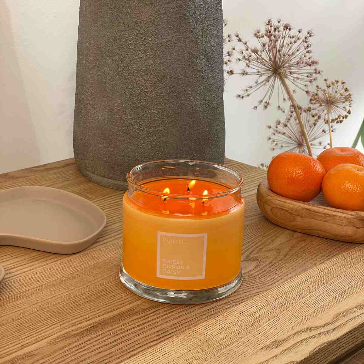 Sweet Citrus & Daisy 3-Wick Jar Candle - PartyLite US